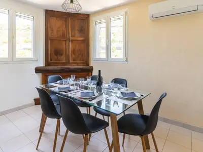DiningRoom