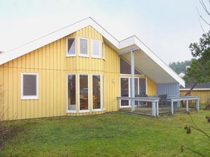 23995721-Ferienhaus-6-Mirow-300x225-1