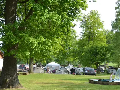 Zeltplatz Camping im Eichenwald
