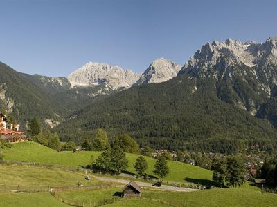 Einzigartiger Blick auf Karwendel &amp; Mittenwald