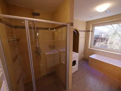 erstes Badezimmer in Erdgeschoß