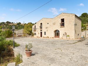 Ferienhaus für 8 Personen (250 m²) in Modica