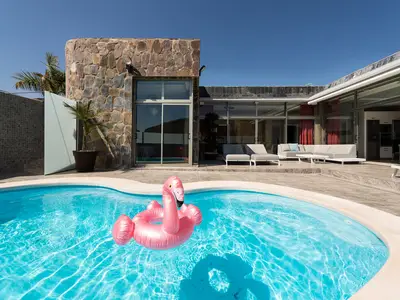 PoolOfHouse