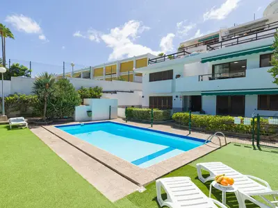 PoolOfHouse