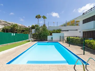 PoolOfHouse