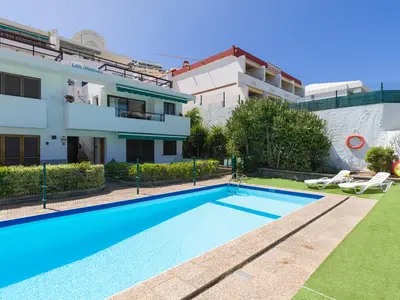 PoolOfHouse