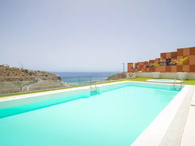 PoolOfHouse