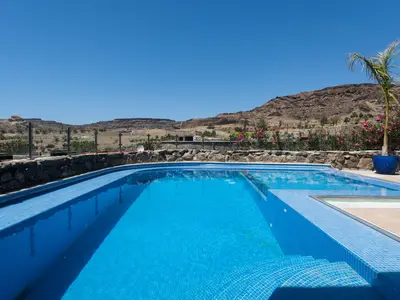 PoolOfHouse