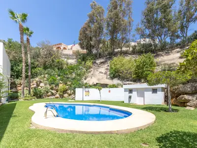 PoolOfHouse