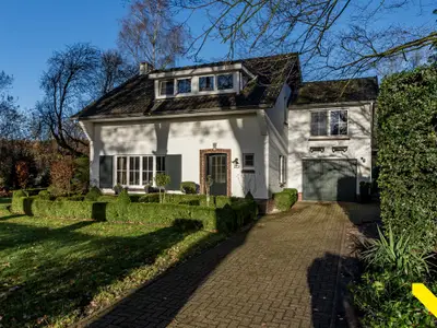Außenseite Ferienhaus [Sommer]