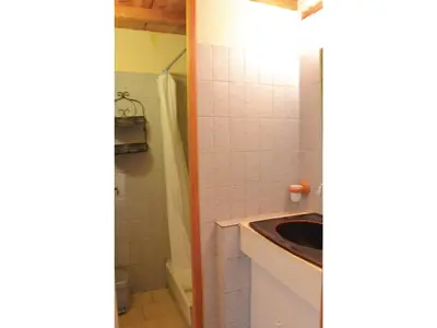 bathroom bathroom