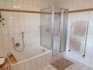 24051753-Ferienhaus-5-Monheim-300x225-4