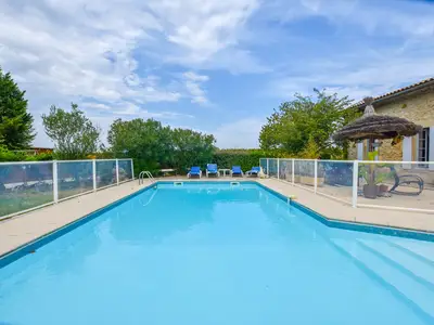 PoolOfHouse