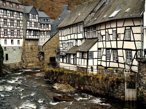 23975090-Ferienhaus-4-Monschau-300x225-5