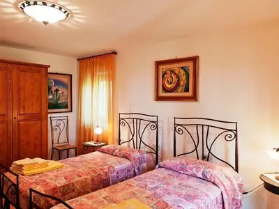 Schlafbereich. Schlafzimmer im Erdgesgeschoss Richtung Süd-Osten