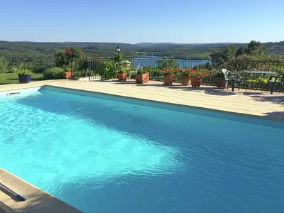 PoolOfHouse