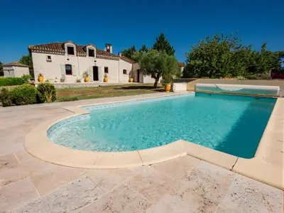 Außenseite Ferienhaus [Sommer]