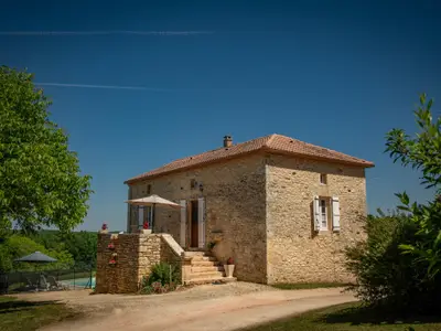 Außenseite Ferienhaus [Sommer]