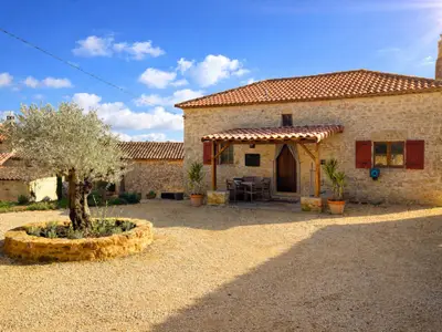 Außenseite Ferienhaus [Sommer]