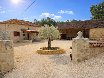 Außenseite Ferienhaus [Sommer]