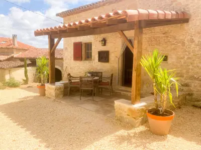 Außenseite Ferienhaus [Sommer]