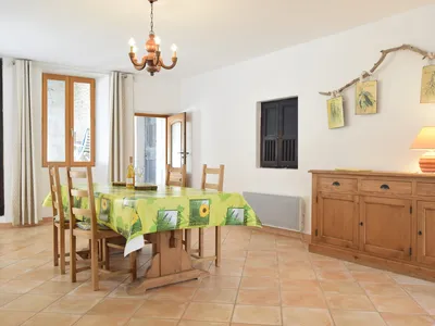 DiningRoom