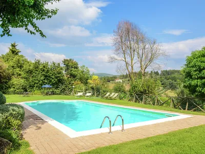PoolOfHouse