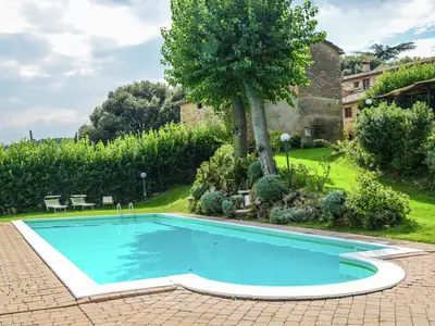 PoolOfHouse