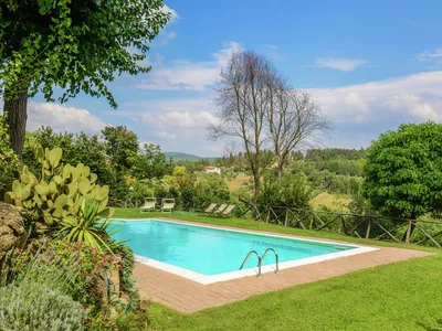 PoolOfHouse