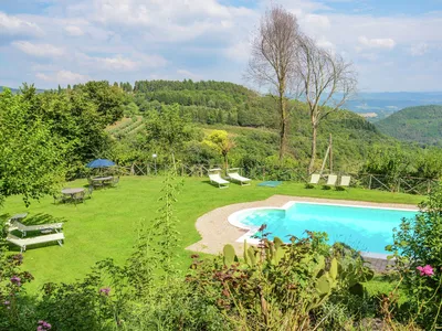 PoolOfHouse