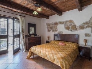 23751674-Ferienhaus-4-Montebuono-300x225-4