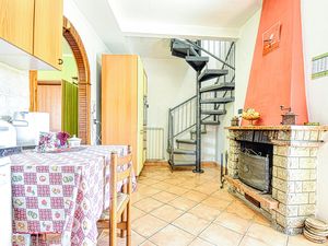 24043849-Ferienhaus-6-Montedivalli-300x225-3