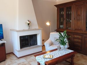 22453469-Ferienhaus-7-Montefegatesi-300x225-4