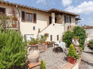 23747045-Ferienhaus-4-Montefoscoli-300x225-0