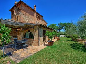 23894515-Ferienhaus-6-Montepulciano-300x225-1