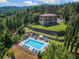 Ferienhaus für 12 Personen (500 m&sup2;) in Monterchi