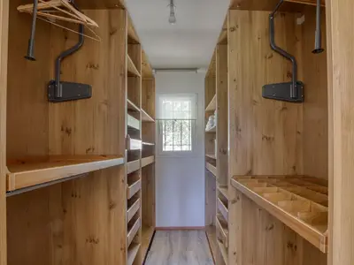 Ankleidezimmer Masterbed