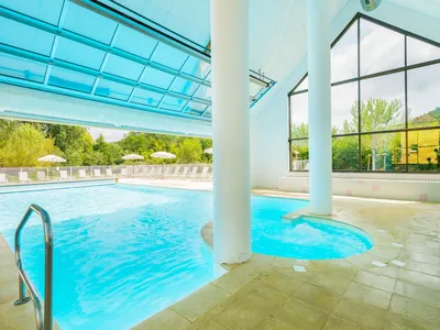PoolOfHouse