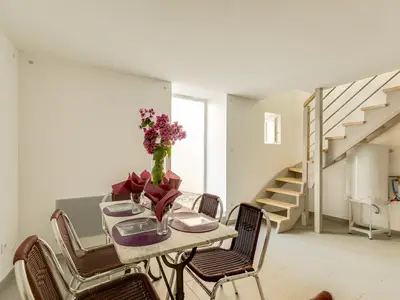 DiningRoom