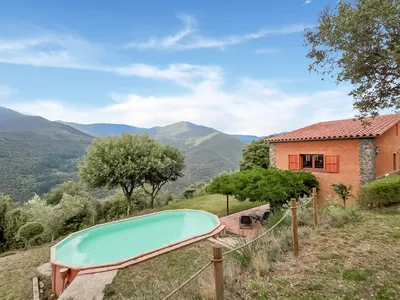 PoolOfHouse