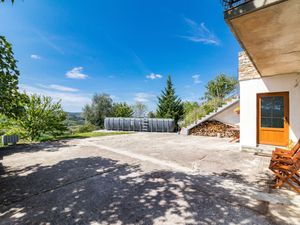 23846268-Ferienhaus-5-Motovun-300x225-3