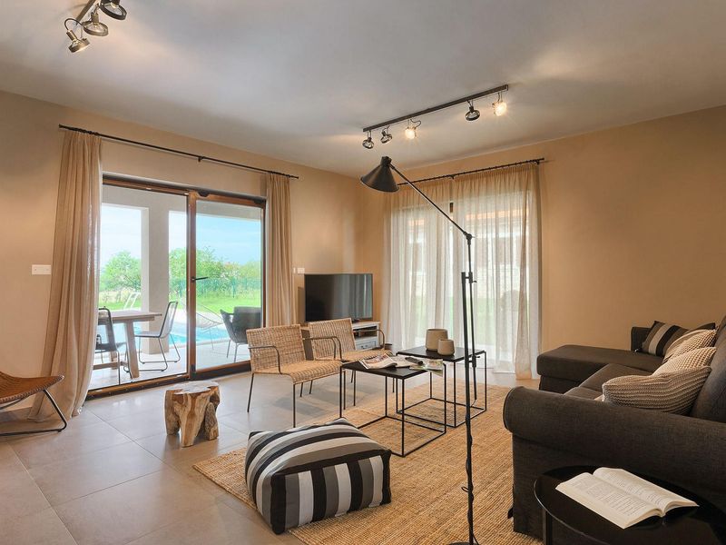 23949629-Ferienhaus-8-Motovun-800x600-1