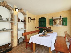 23727339-Ferienhaus-6-Motovun-300x225-3