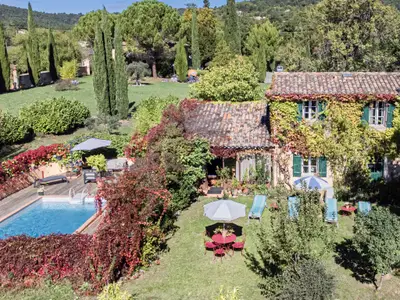 Außenseite Ferienhaus [Sommer]