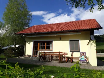 Ferienhaus mit Terasse am See - Mühlen