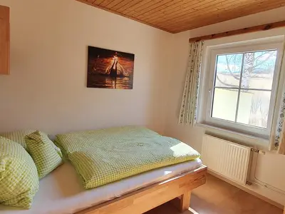 Erdgeschoßzimmer_Ferienhaus_am_Badesee_FamilieWern