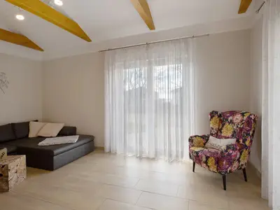 Photo, INSIDE, OUTSIDE