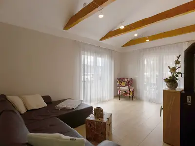 Photo, INSIDE, OUTSIDE