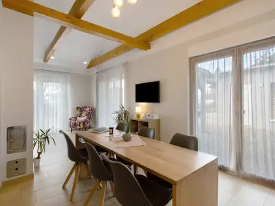 Photo, INSIDE, OUTSIDE