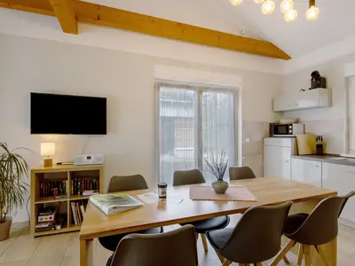 Photo, INSIDE, OUTSIDE